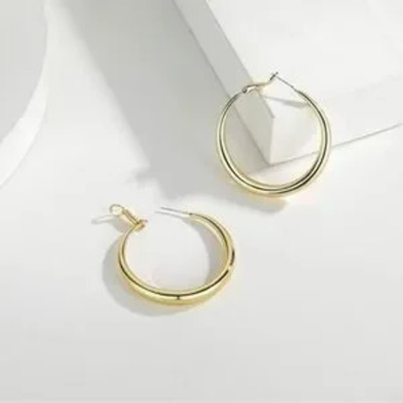 Jewelry - GOLD 18k Plated Chunky Hoop Earrings